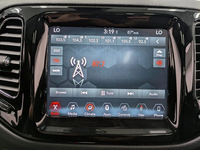 Used 2018 Jeep Compass Limited w/ Navigation Group image 12