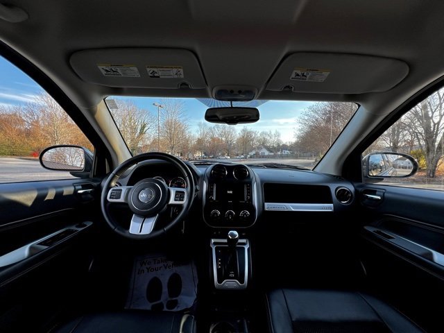 Used 2016 Jeep Compass Latitude image 28