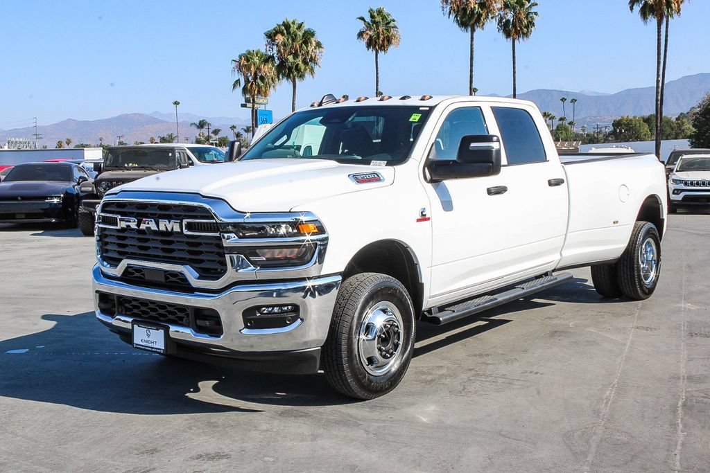New 2026 RAM 3500 Tradesman AWD/4WD image 4
