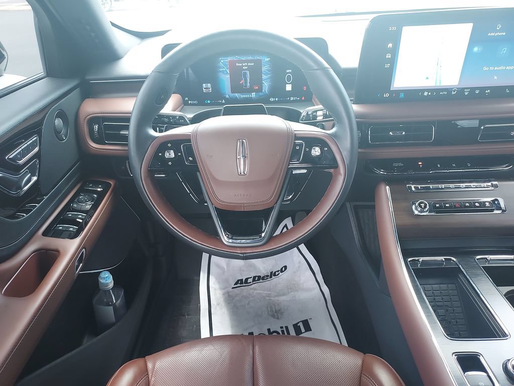 Used 2025 Lincoln Aviator Reserve w/ Jet Appearance Package AWD/4WD image 16