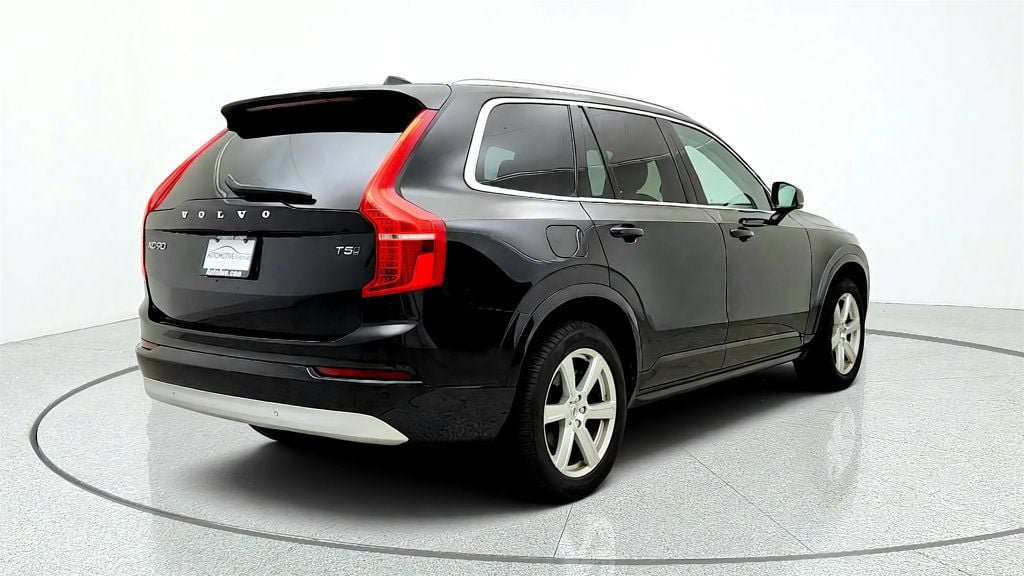Used 2022 Volvo XC90 T5 Momentum AWD/4WD image 5