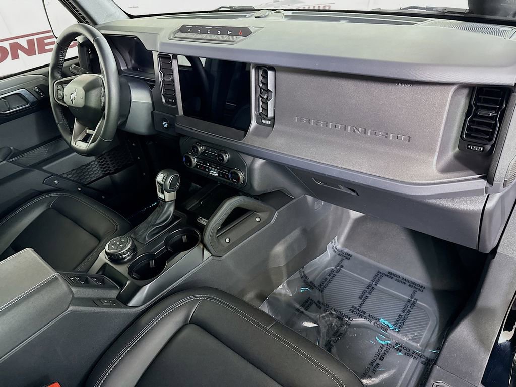 Used 2025 Ford Bronco Badlands image 32
