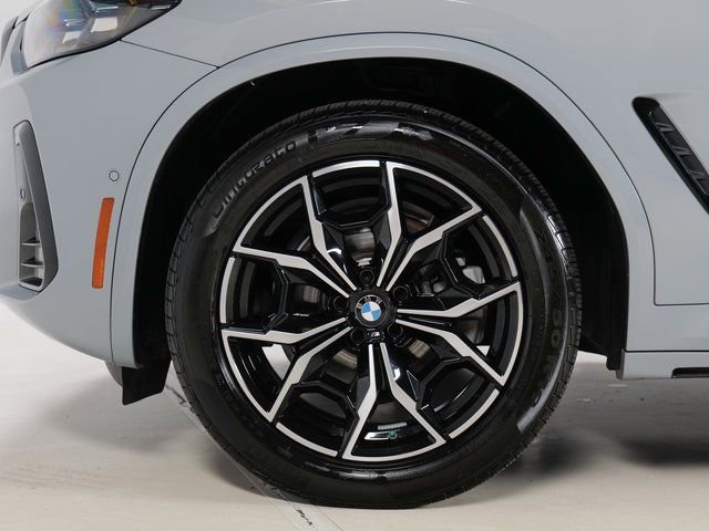 Used 2025 BMW X4 xDrive30i w/ Premium Package AWD/4WD image 9