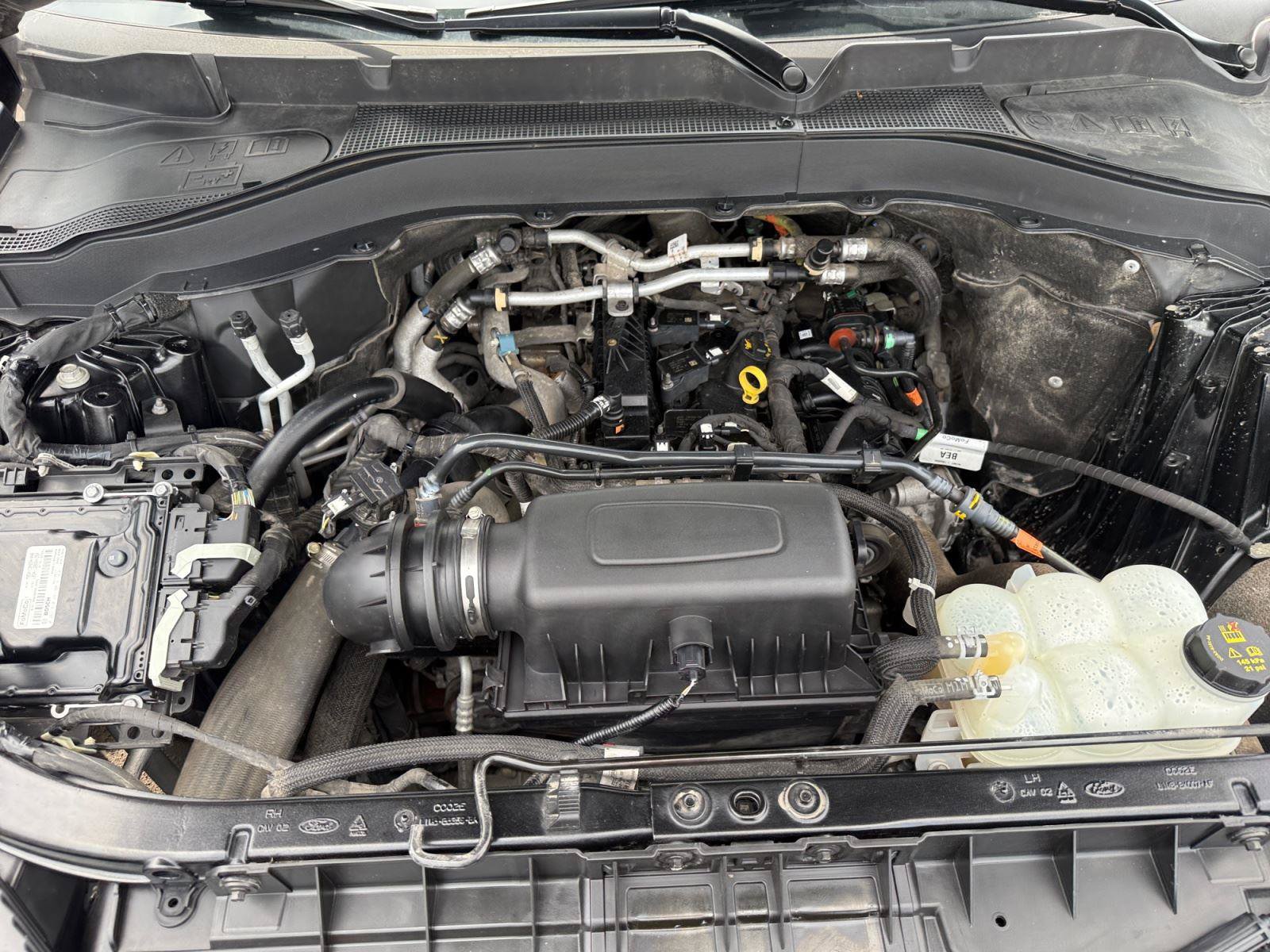 Used 2022 Ford Explorer XLT AWD/4WD image 32