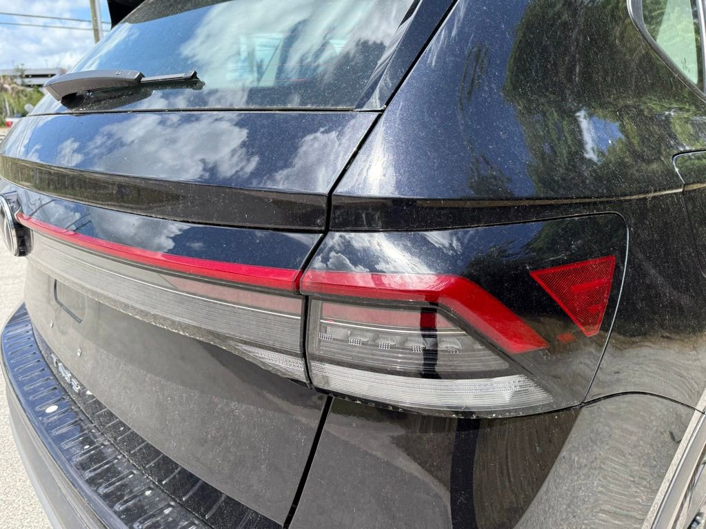 Used 2025 Volkswagen Taos S FWD image 11