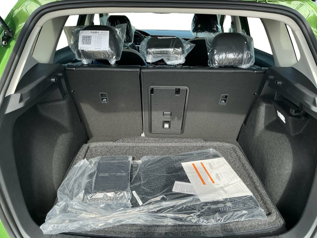 New 2026 Volkswagen Taos SE AWD/4WD image 21