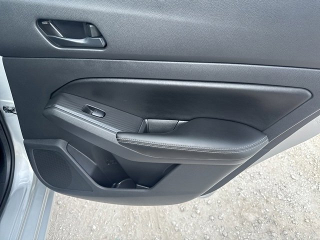 Used 2024 Nissan Altima 2.5 SV image 18