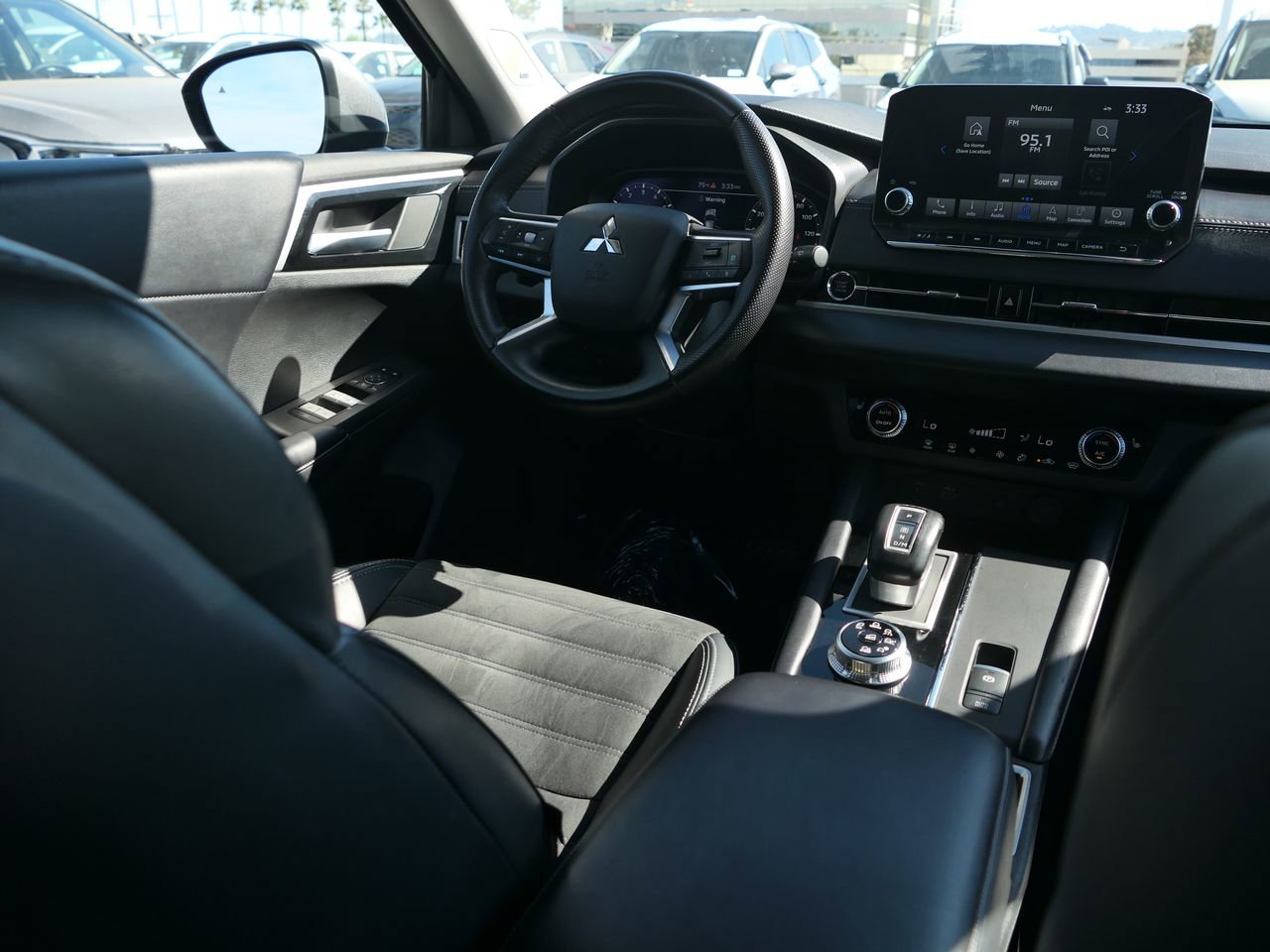 Used 2024 Mitsubishi Outlander SE image 26