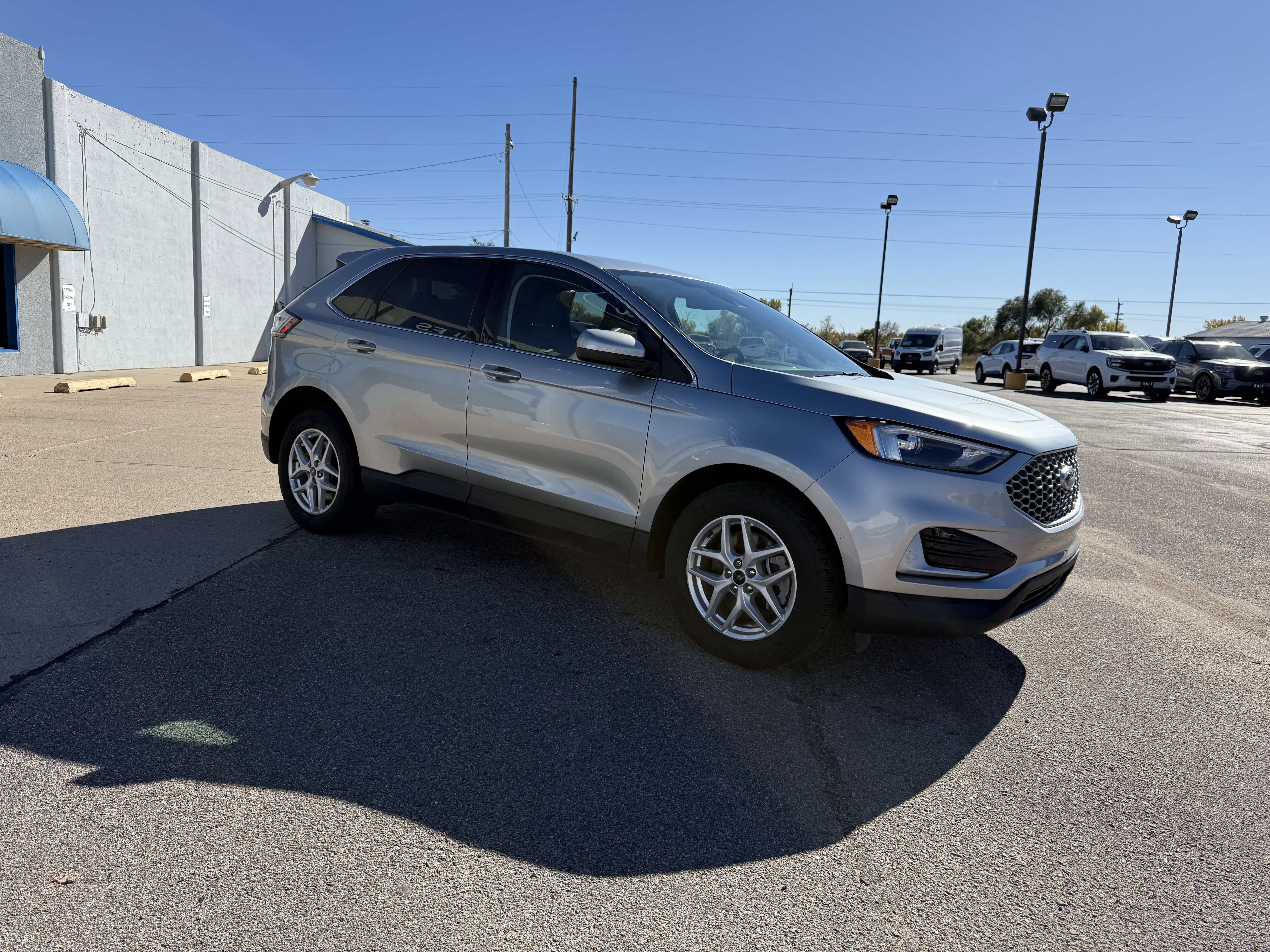 Used 2024 Ford Edge SEL image 4