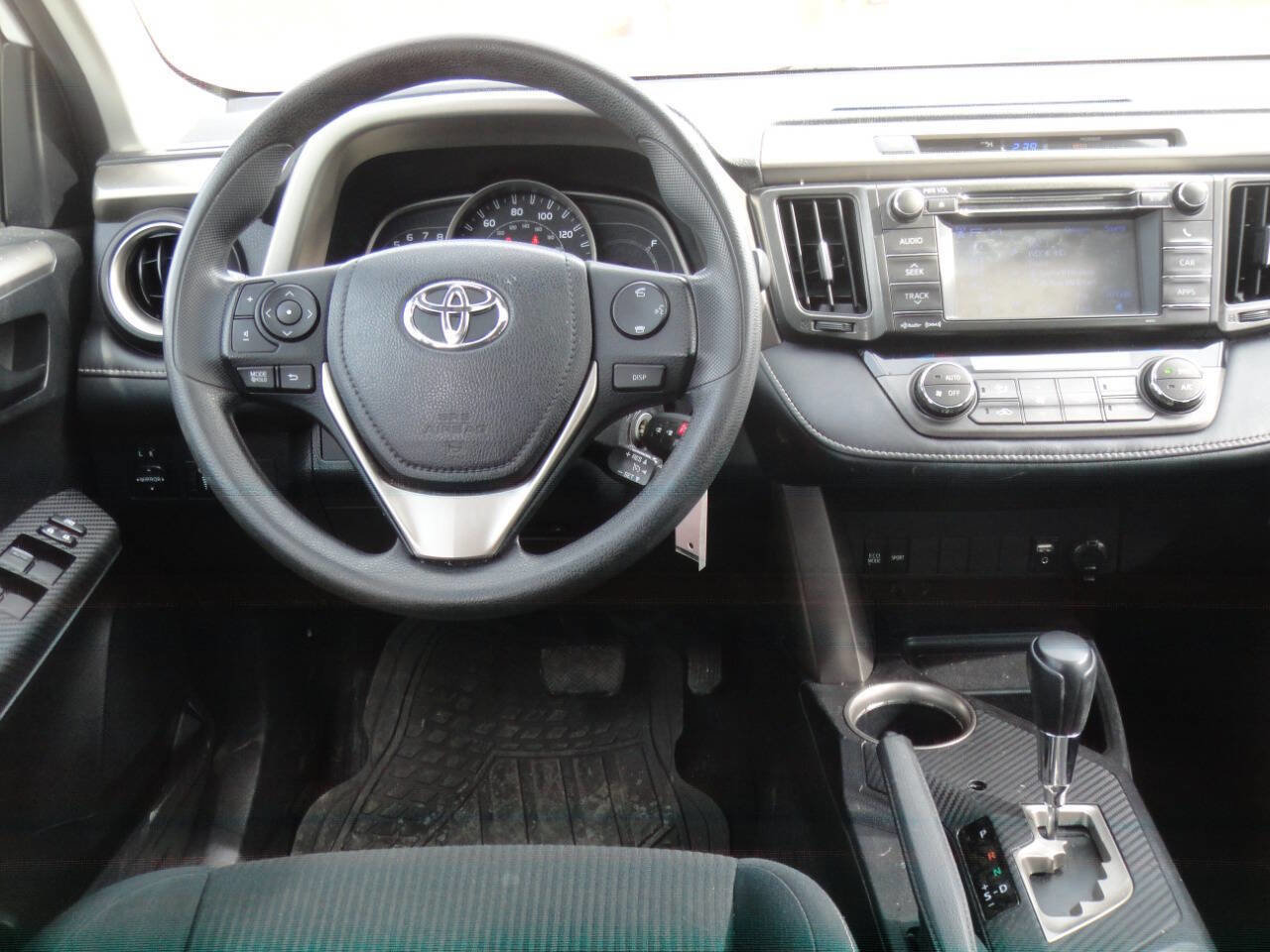 Used 2013 Toyota RAV4 XLE image 10