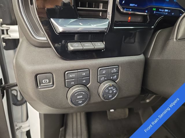 Used 2025 Chevrolet Silverado 3500 High Country w/ Technology Package AWD/4WD image 38