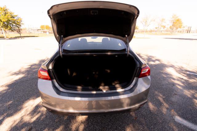 Used 2023 Chevrolet Malibu LT image 30