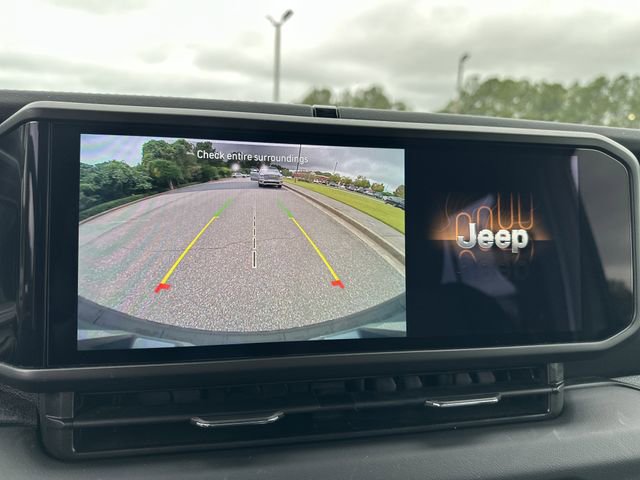 Used 2024 Jeep Wrangler Sahara image 28