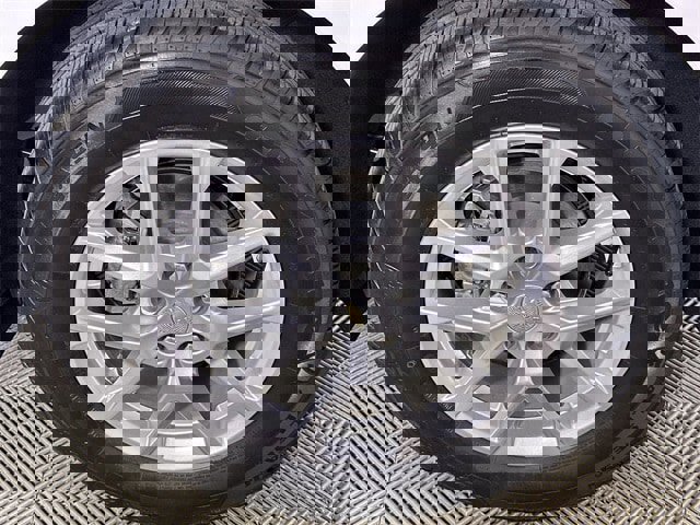 Used 2023 Chevrolet Equinox LT image 34