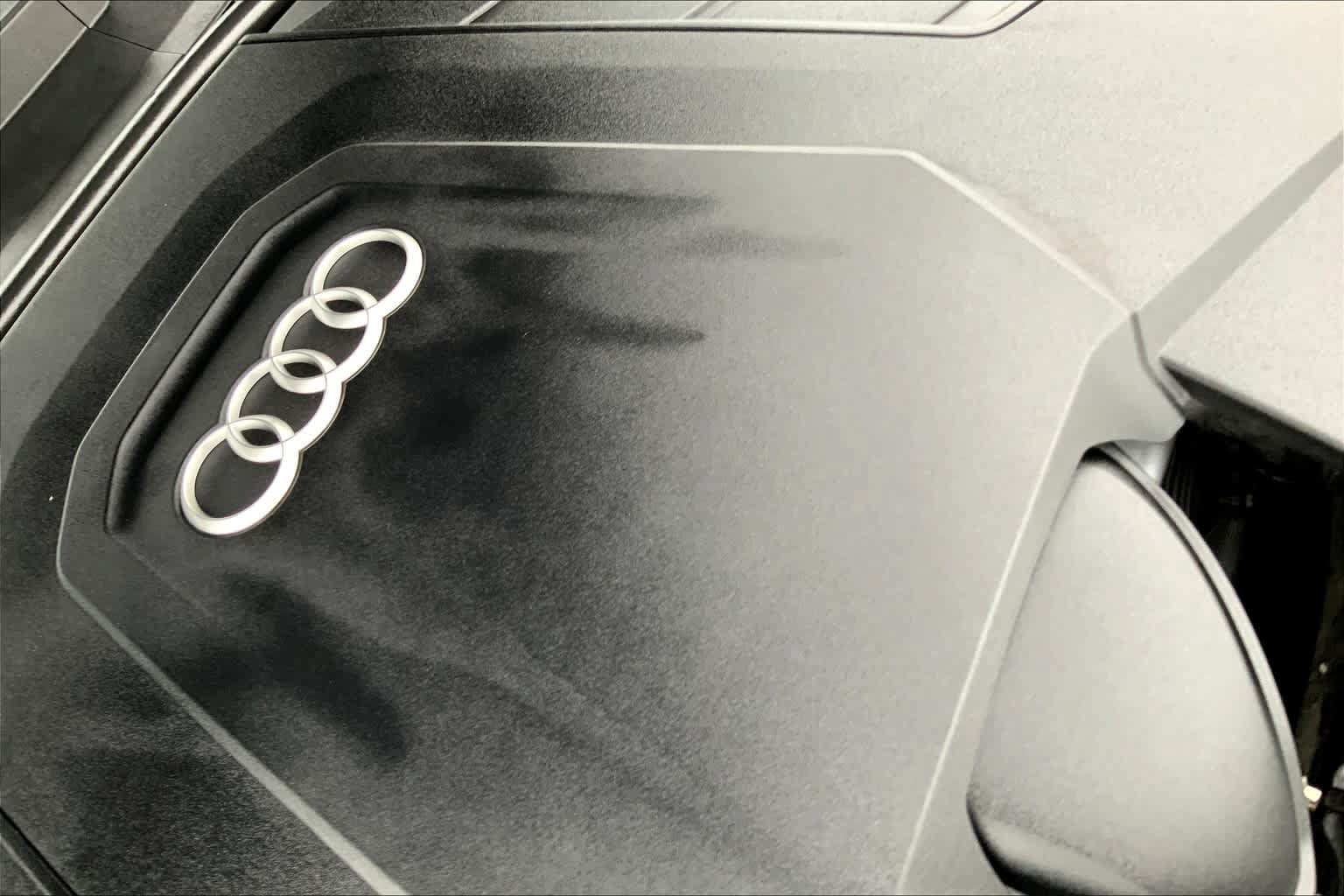 Used 2021 Audi Q8 Premium w/ Black Optic Package AWD/4WD image 32
