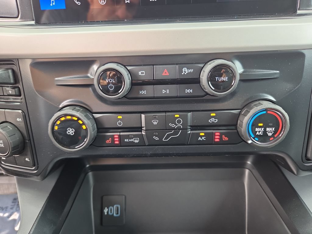 New 2026 Ford F250 XLT w/ XLT Premium Package AWD/4WD image 34
