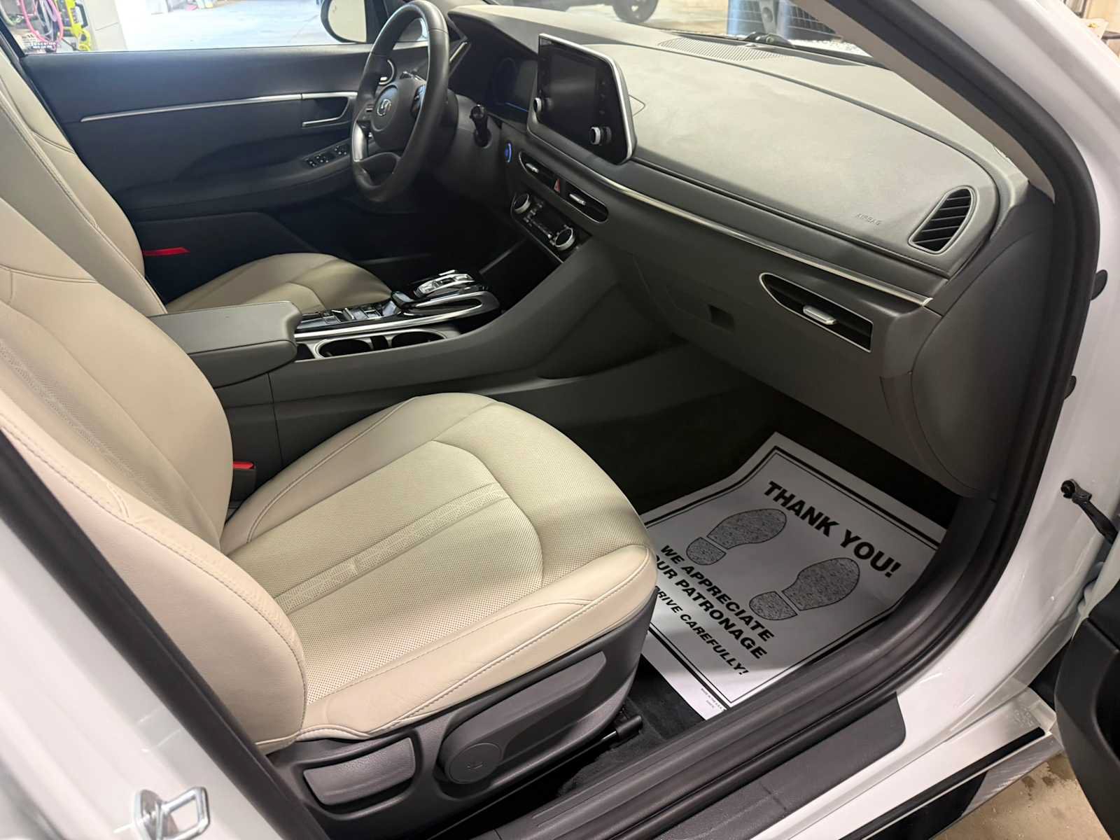 Used 2020 Hyundai Sonata SEL w/ Premium + Sunroof Package FWD image 28