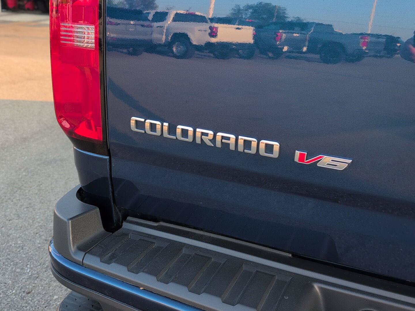 Used 2019 Chevrolet Colorado LT w/ LT Convenience Package AWD/4WD image 5