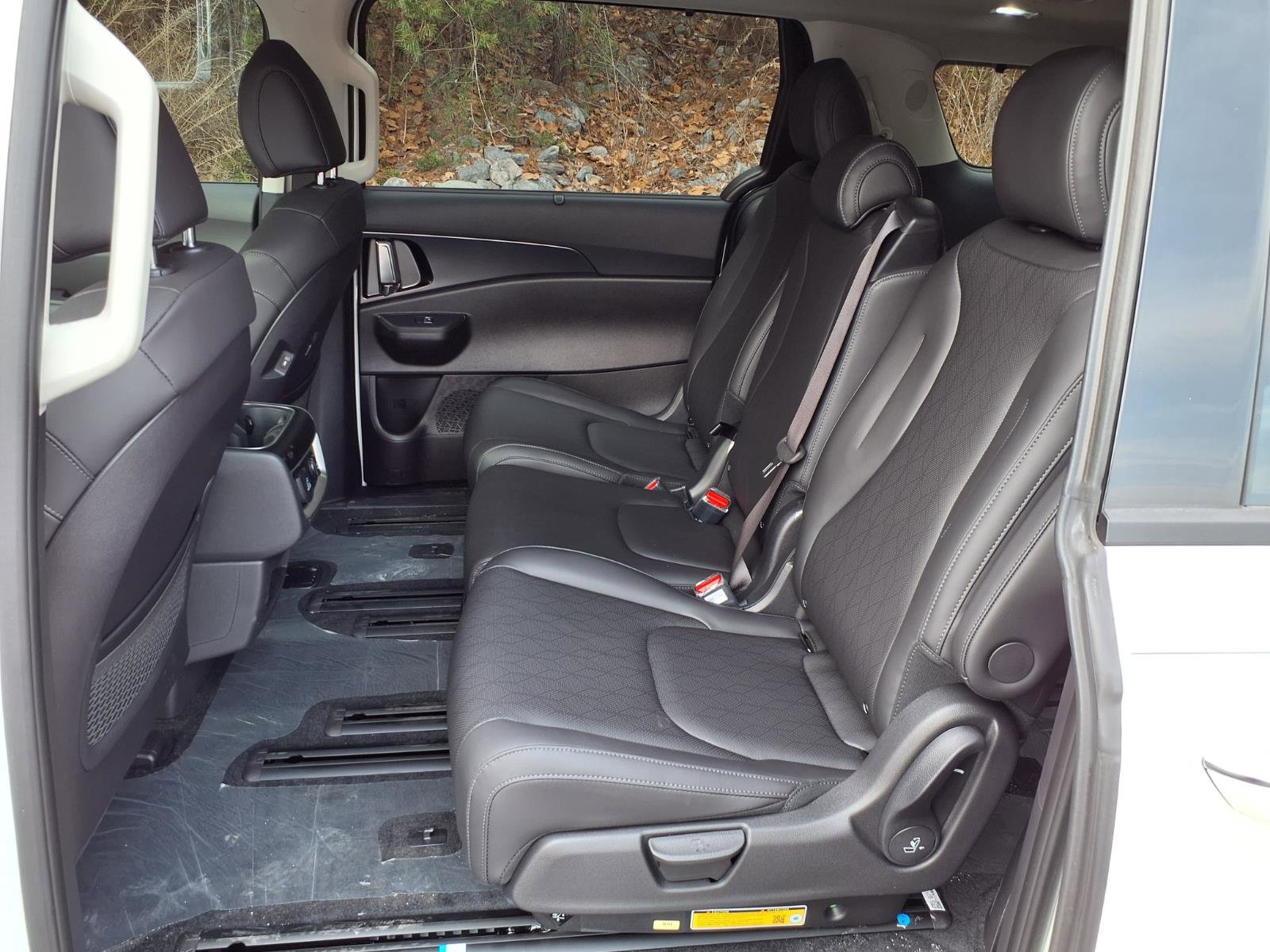 New 2026 Kia Carnival SX w/ SX Dark Edition Package image 4