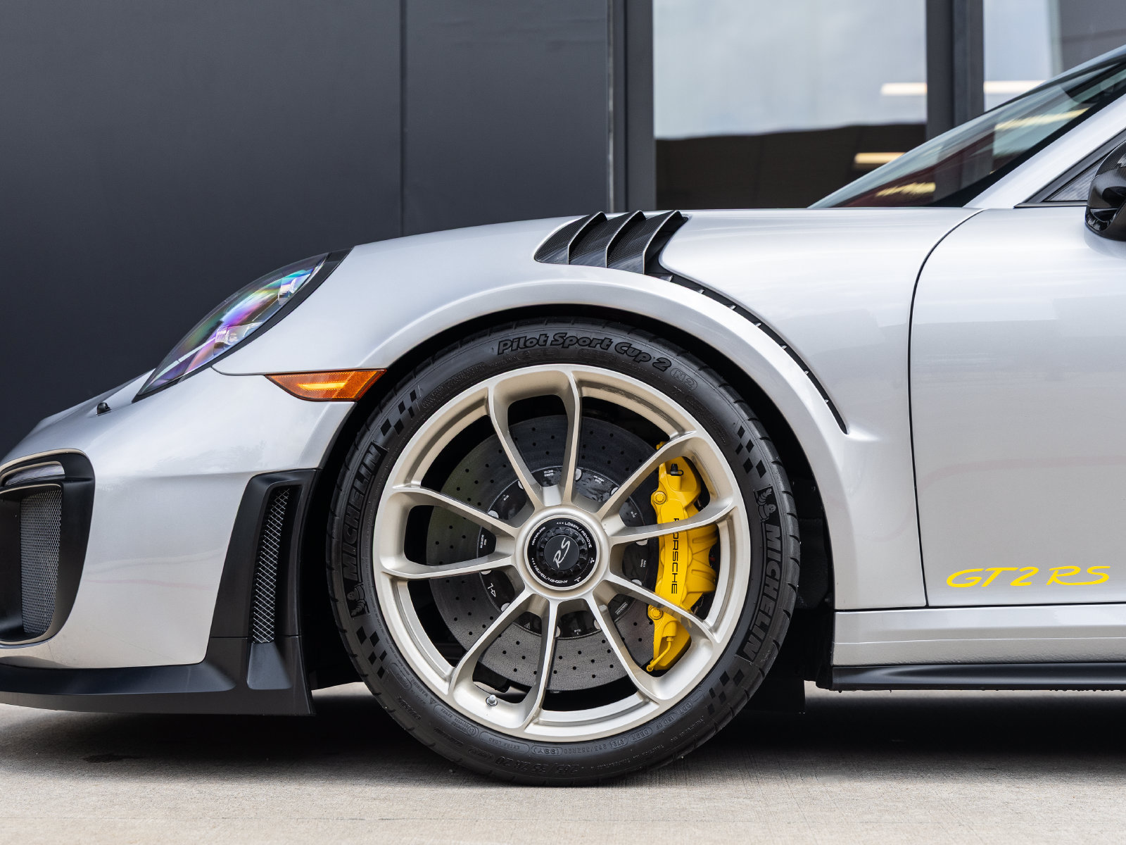 Certified 2018 Porsche 911 GT2 RS RWD image 15