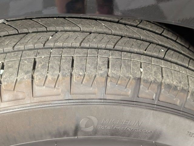 Used 2024 Chevrolet Equinox LT w/ LPO, Floor Liner Package FWD image 8