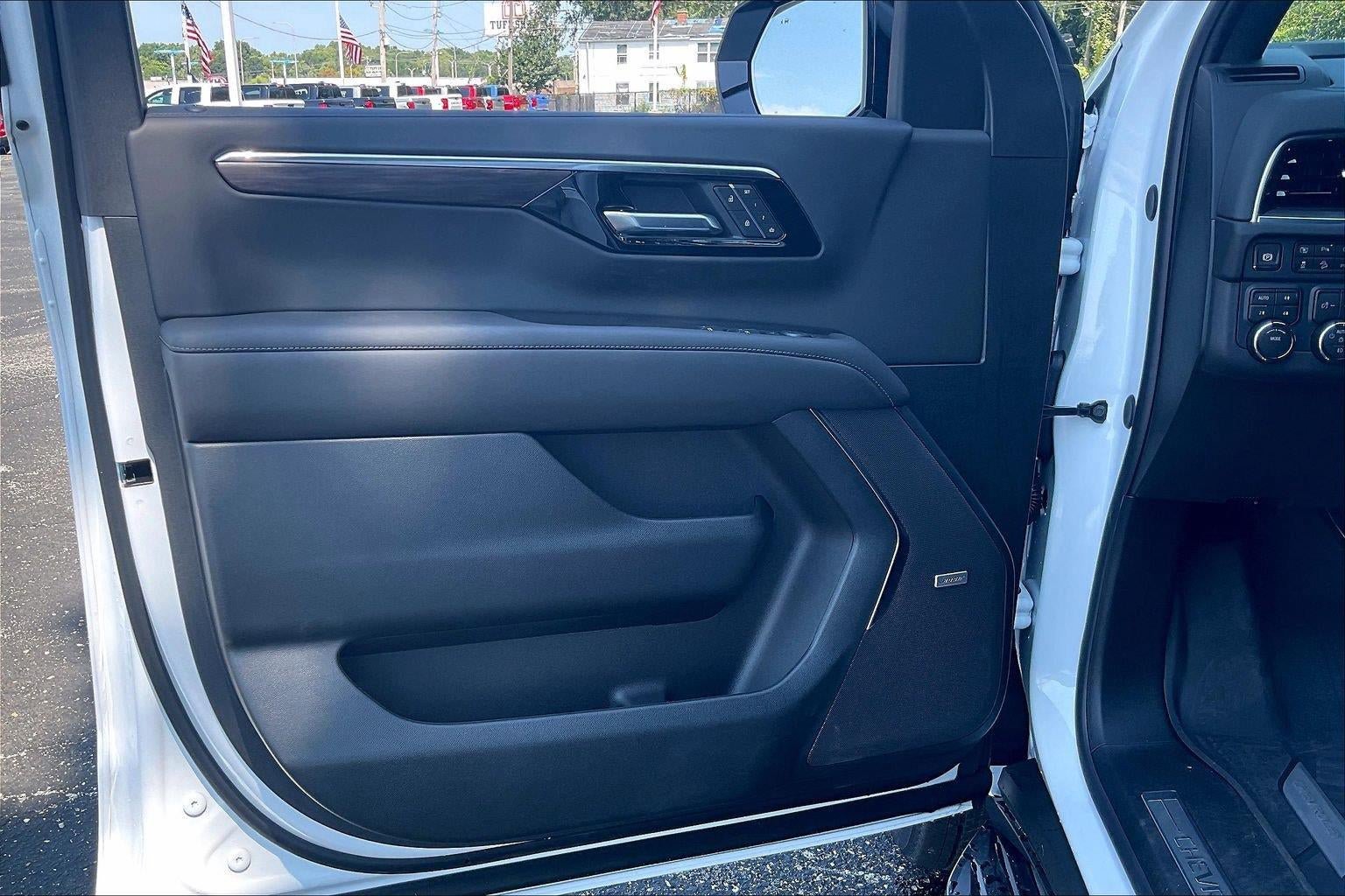 New 2026 Chevrolet Suburban LT AWD/4WD image 21