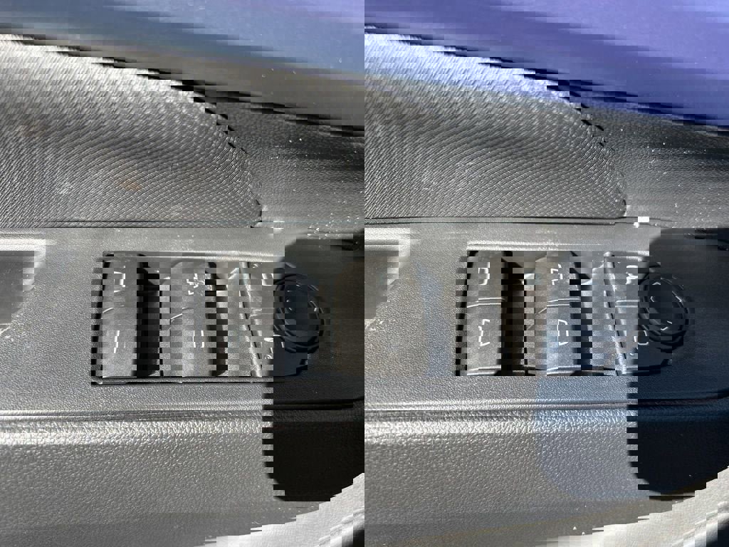 New 2026 Chevrolet Equinox EV LT image 23