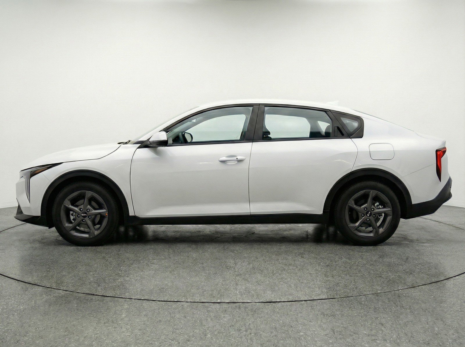 Used 2025 Kia K4 FWD image 5