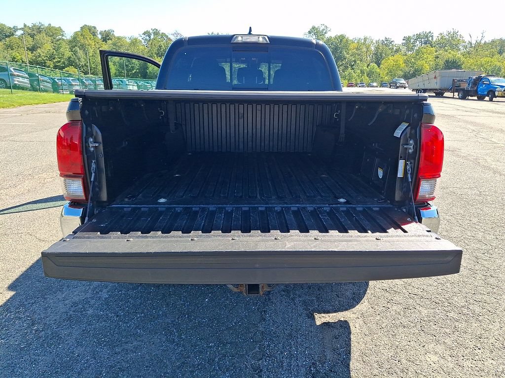 Used 2019 Toyota Tacoma TRD Off-Road AWD/4WD image 28