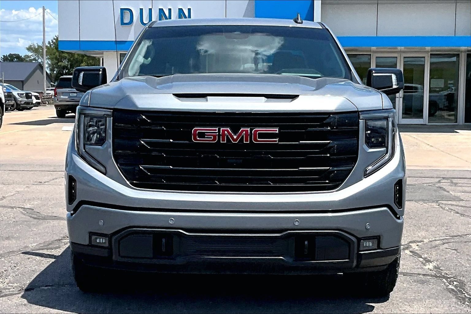 Used 2024 GMC Sierra 1500 Elevation w/ Elevation Premium Package AWD/4WD image 3
