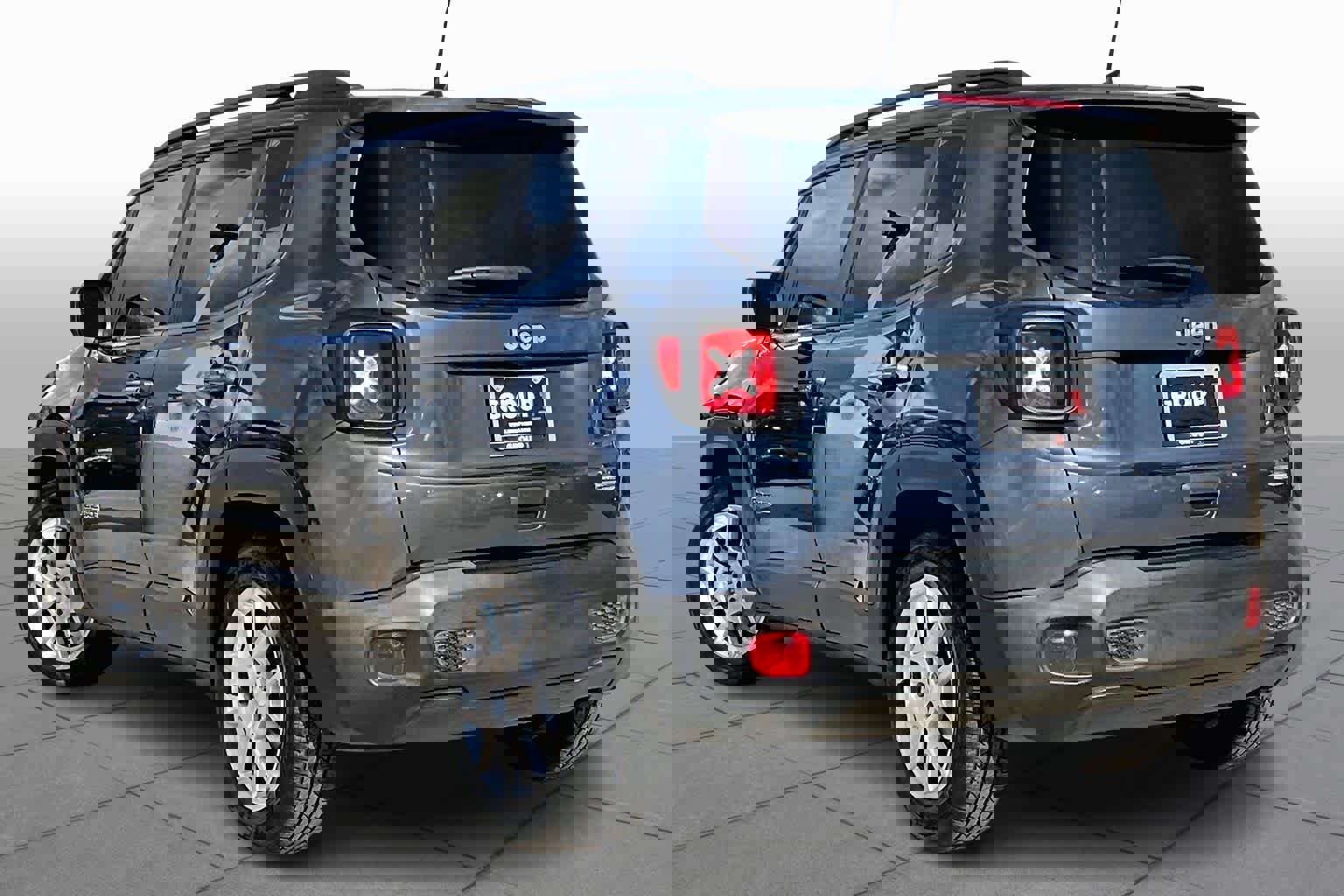 Used 2021 Jeep Renegade Latitude image 10