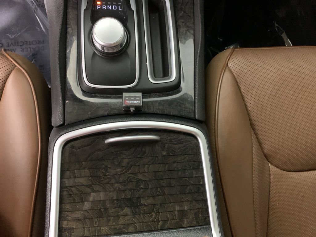 Used 2018 Chrysler 300 Limited AWD/4WD image 26