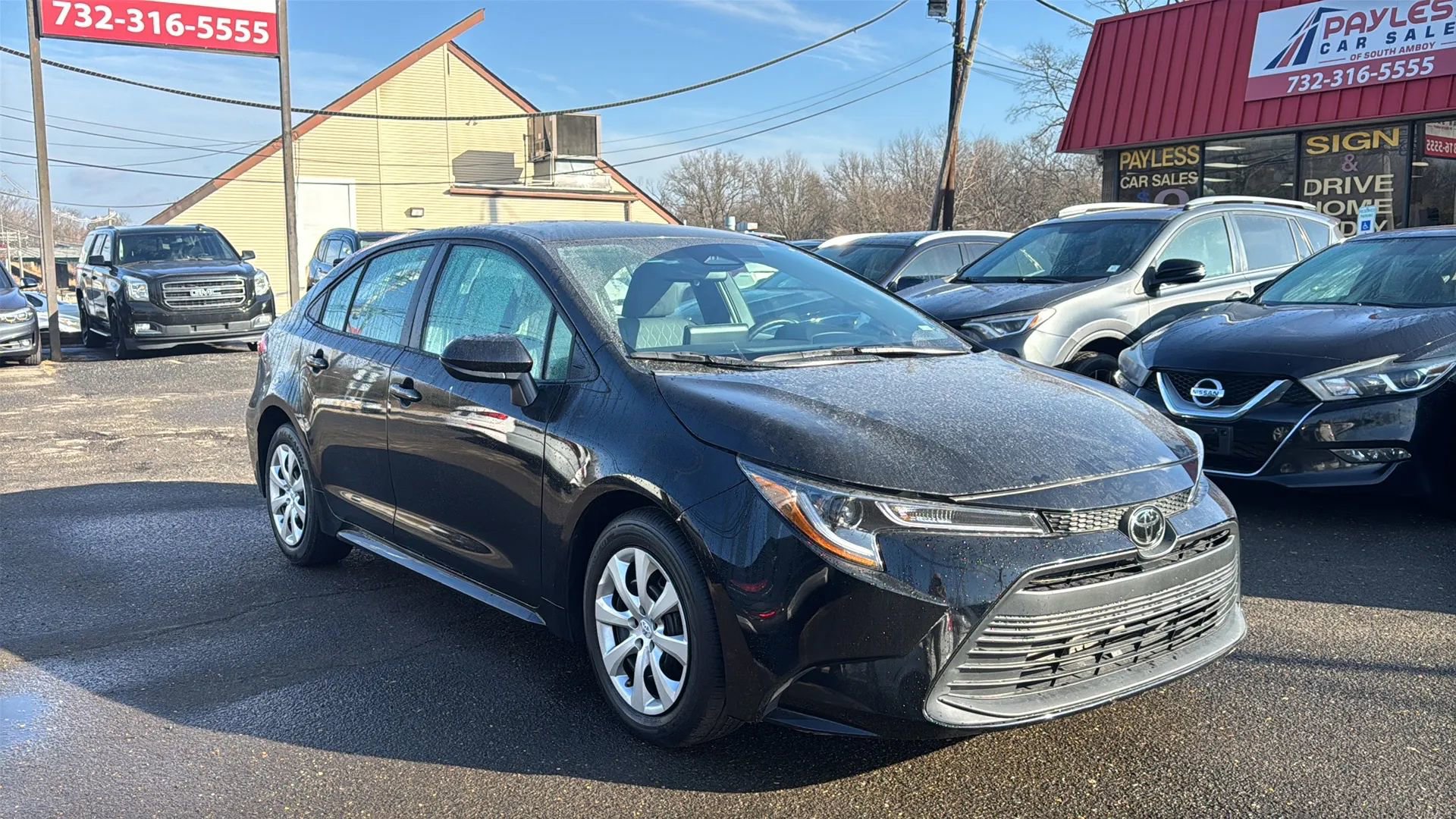 Used 2025 Toyota Corolla LE image 3