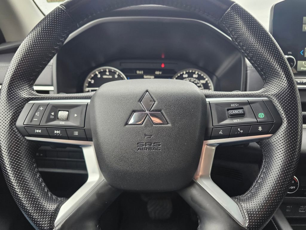 Used 2024 Mitsubishi Outlander SE image 19