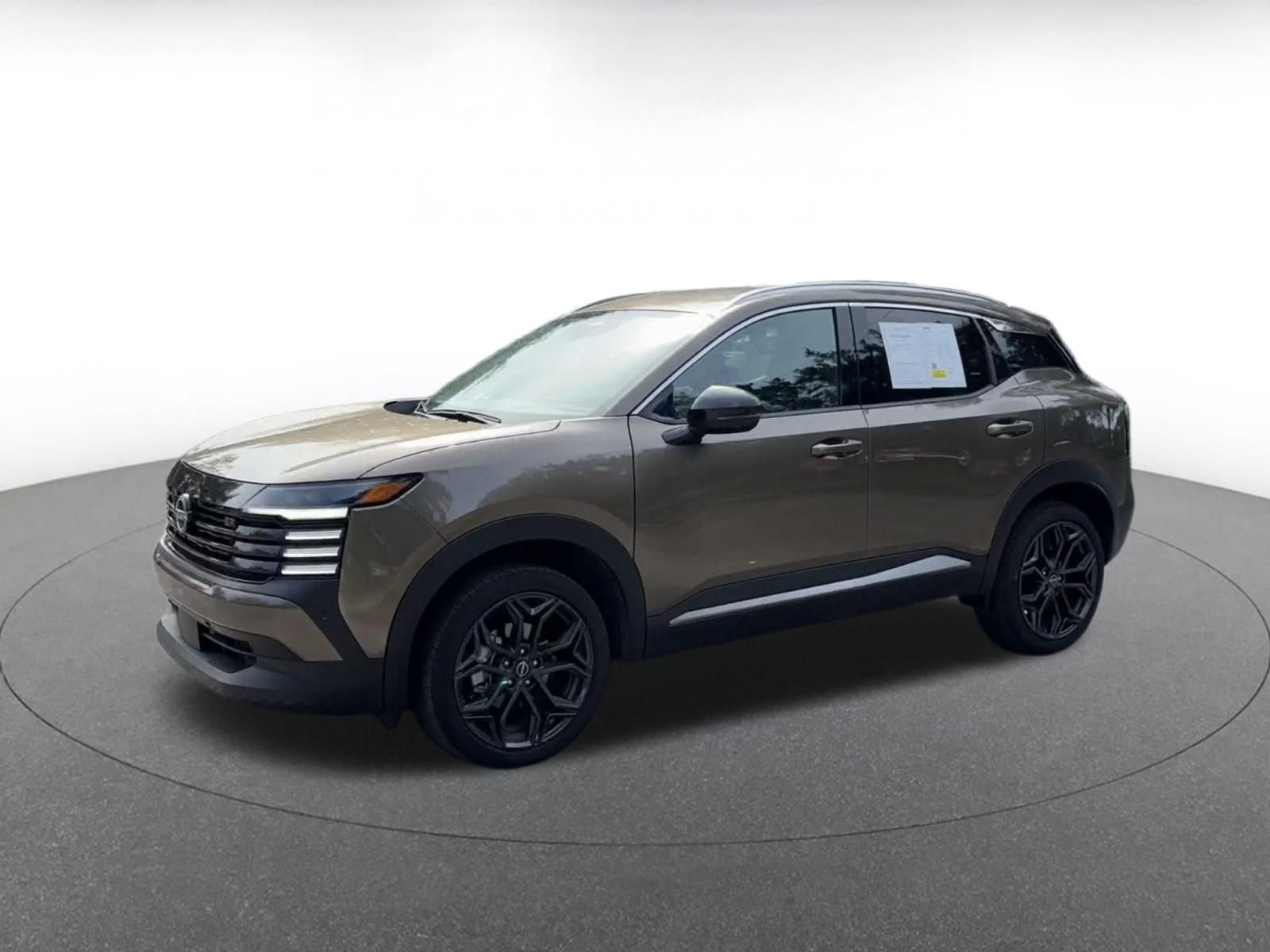 Used 2026 Nissan Kicks SR FWD image 7