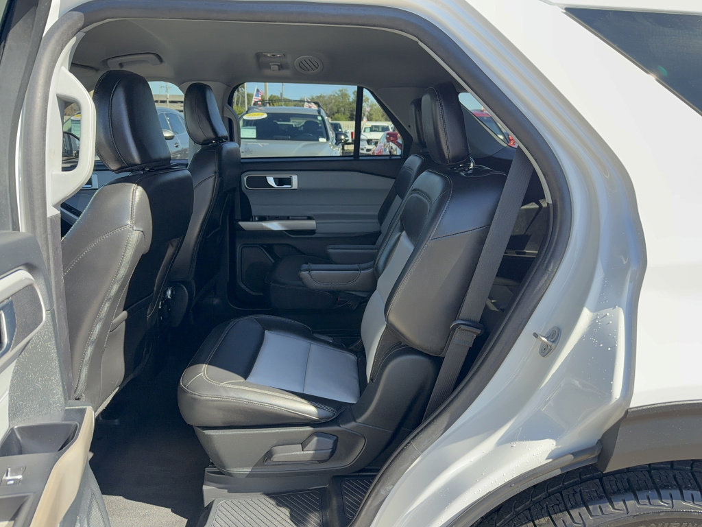 Certified 2023 Ford Explorer XLT w/ Equipment Group 202A RWD image 12