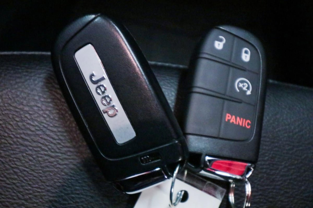 Used 2025 Jeep Compass Limited AWD/4WD image 21