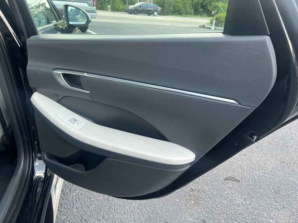 Used 2023 Hyundai Sonata SEL image 21