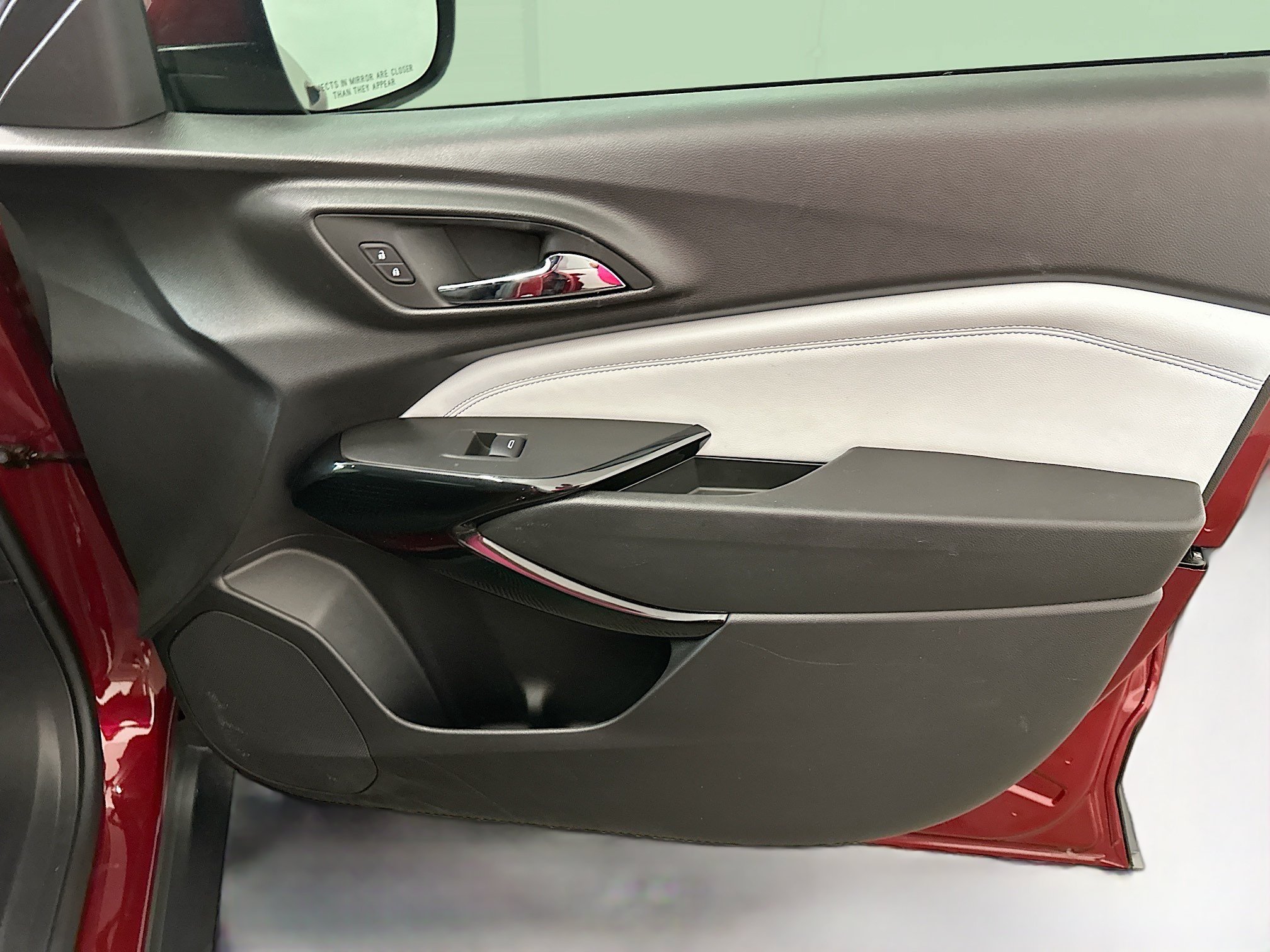 Used 2025 Chevrolet Trax LT w/ Driver Confidence Package FWD image 32