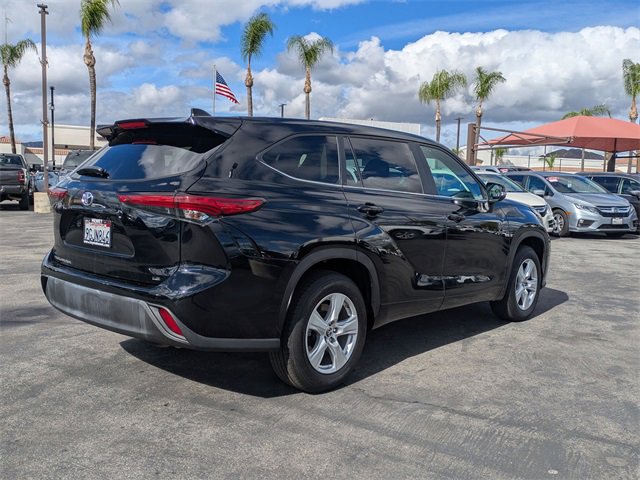 Used 2023 Toyota Highlander LE image 5