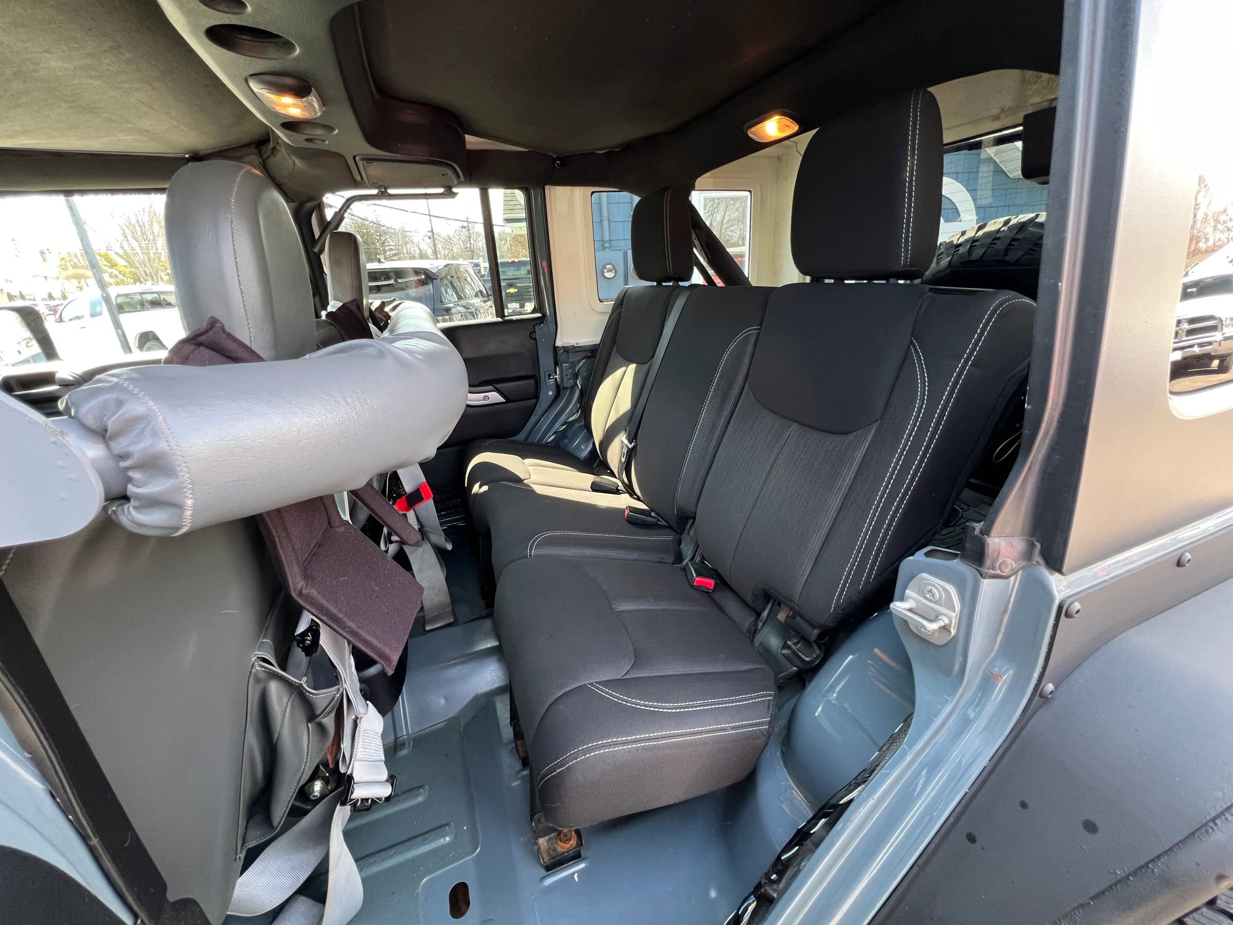 Used 2015 Jeep Wrangler Unlimited Rubicon w/ Dual Top Group image 13