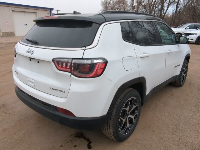 Used 2025 Jeep Compass Limited image 8