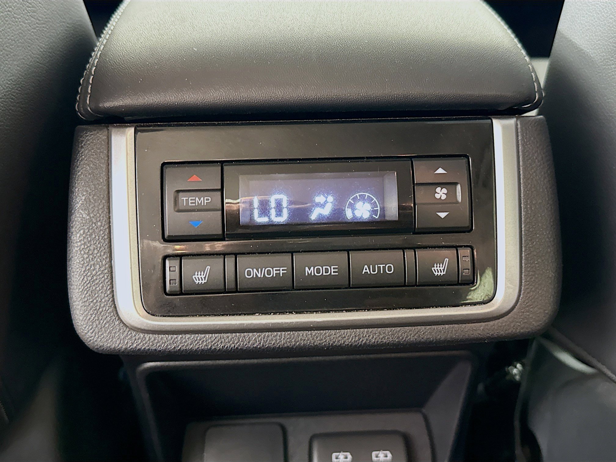 Used 2022 Subaru Ascent Limited image 29