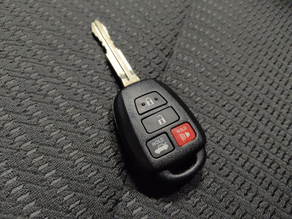 Used 2017 Toyota Camry LE image 32