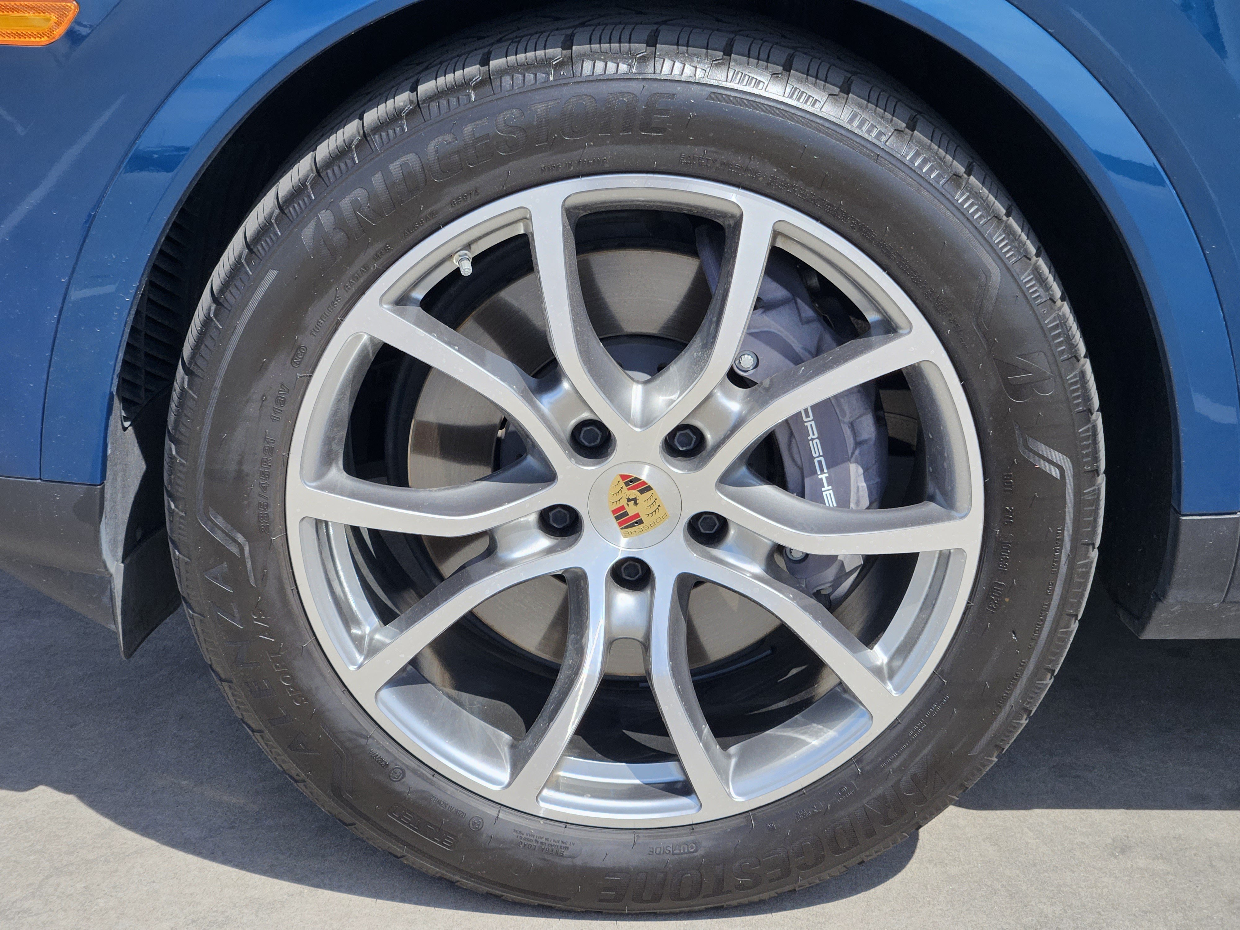 Certified 2024 Porsche Cayenne AWD/4WD image 14