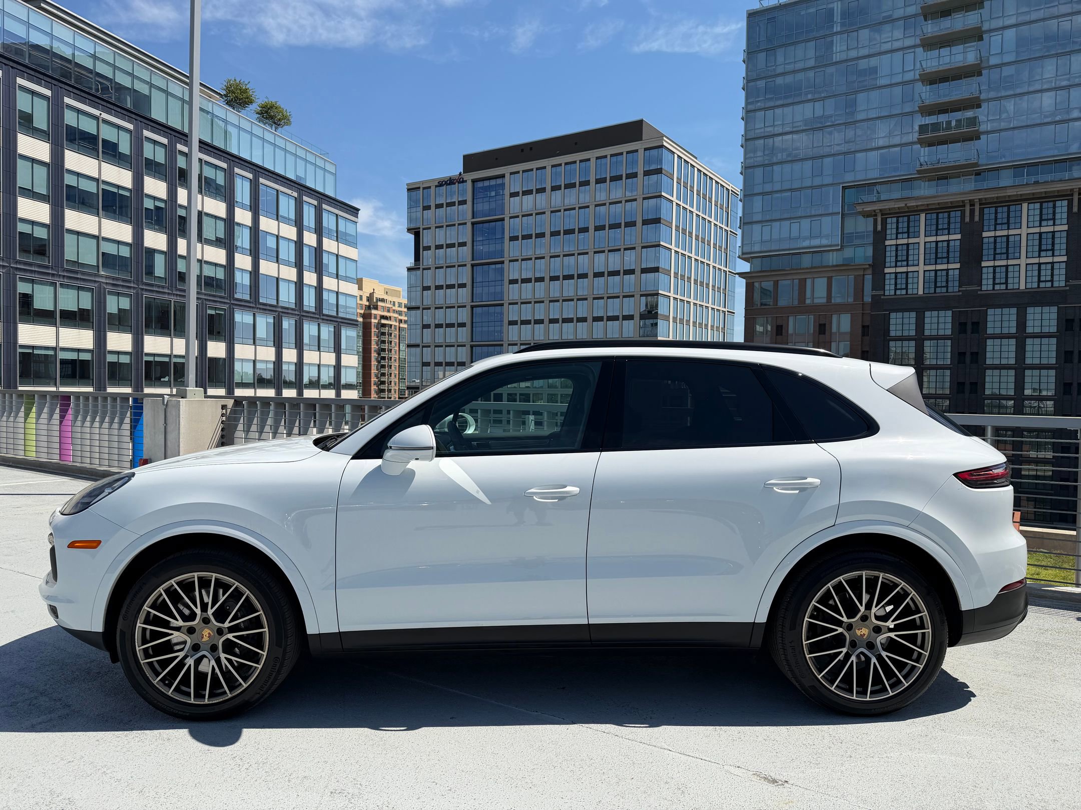 Certified 2023 Porsche Cayenne Platinum Edition image 2