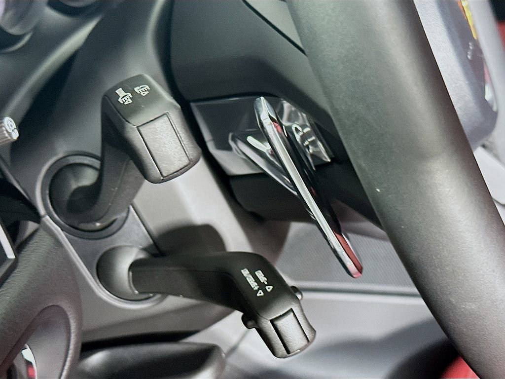 Certified 2026 Porsche Macan image 11