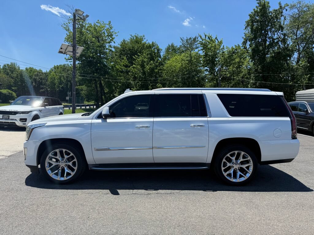 Used 2016 Cadillac Escalade ESV Luxury AWD/4WD image 4
