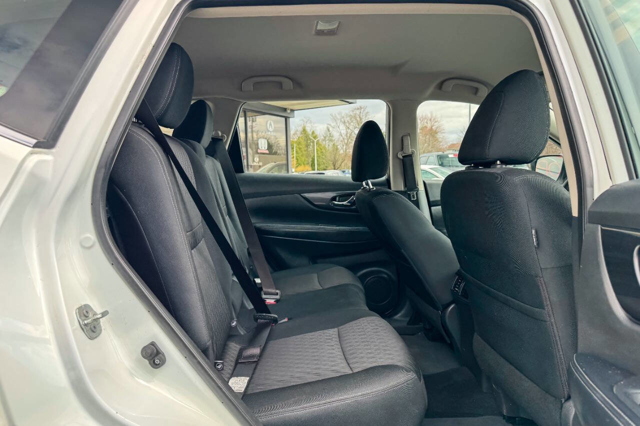 Used 2017 Nissan Rogue S AWD/4WD image 12