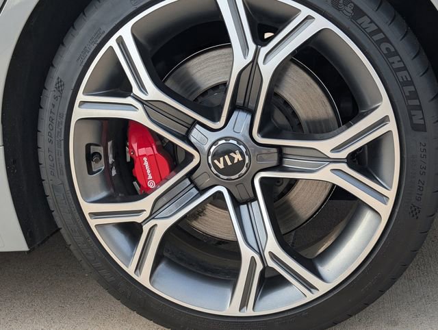 Used 2019 Kia Stinger GT2 image 8